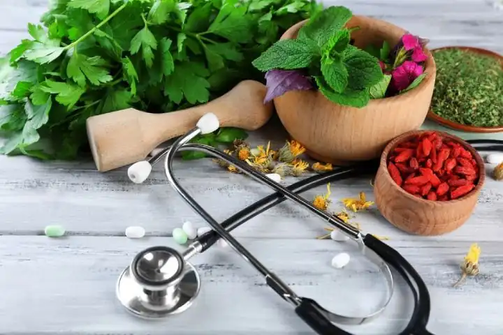 درمان ریزش موی سکه‌ای در طب سنتی