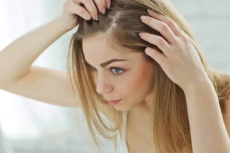 ریزش مو شدید در زنان نشانه چیست؟