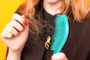 آیا ریزش مو تیروئید برگشت پذیر است؟ همه چیز درباره بازگشت رشد مو بعد از درمان